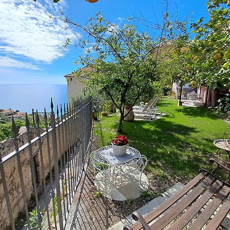 Florinda Lemon'S Suite Cervo Exteriér fotografie