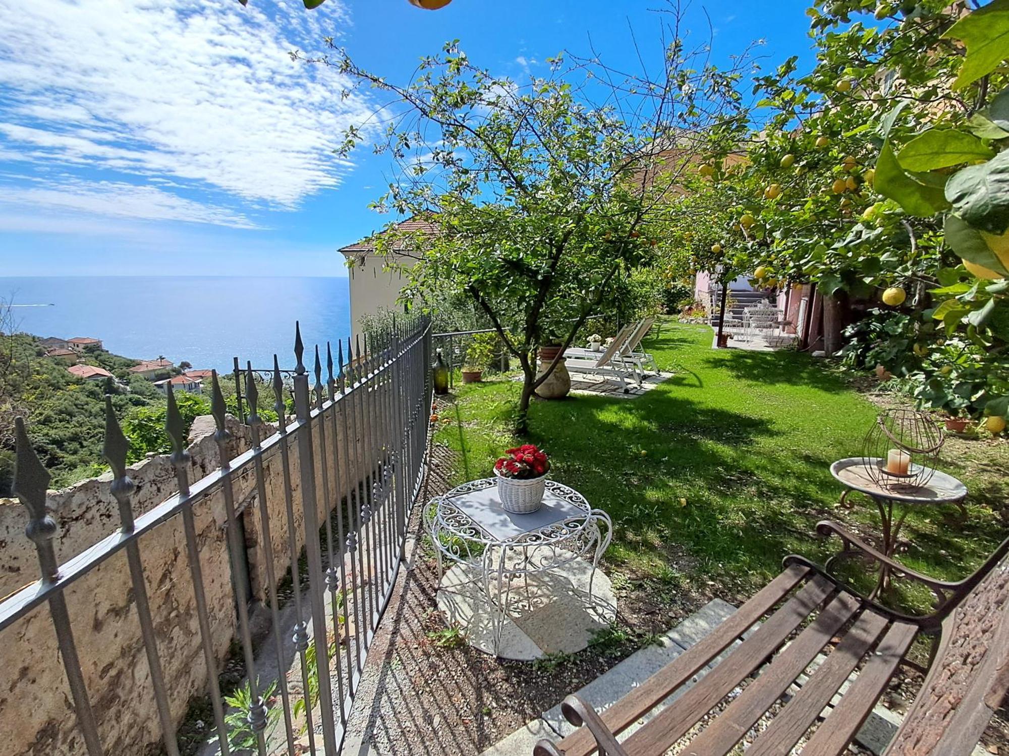 Florinda Lemon'S Suite Cervo Exteriér fotografie