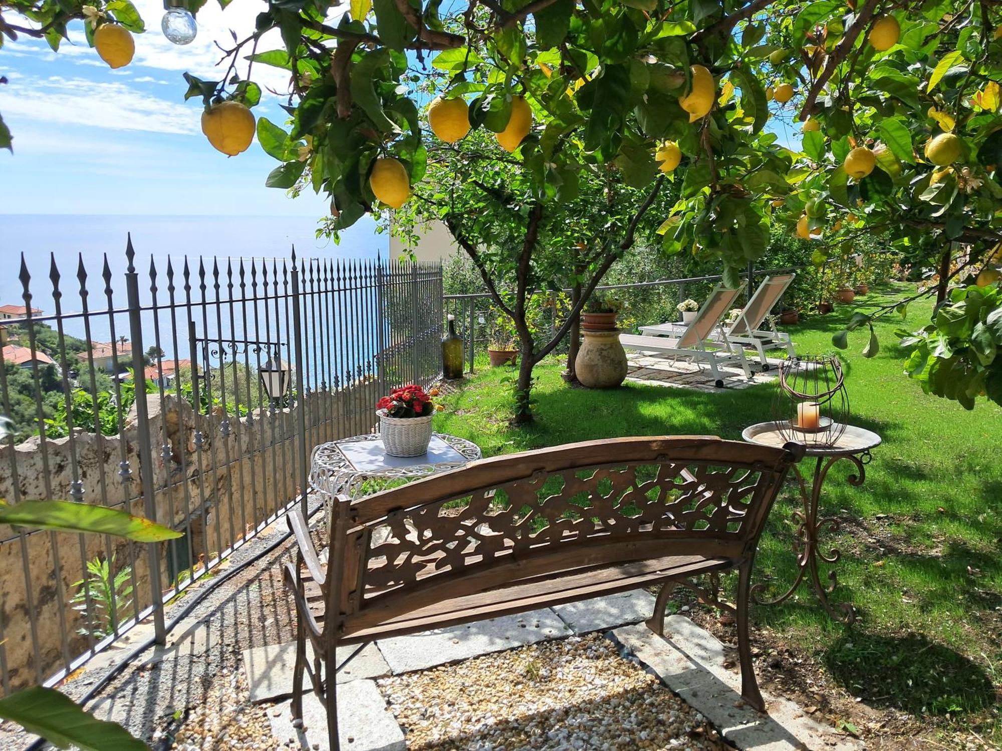 Florinda Lemon'S Suite Cervo Exteriér fotografie